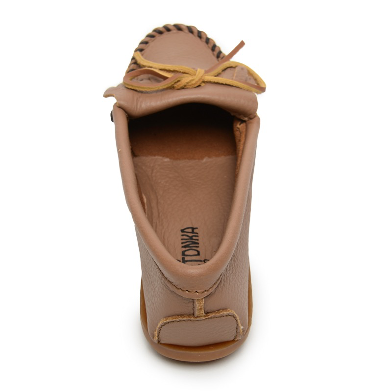 Minnetonka 62 Women's Deerskin Kilty - Mocha