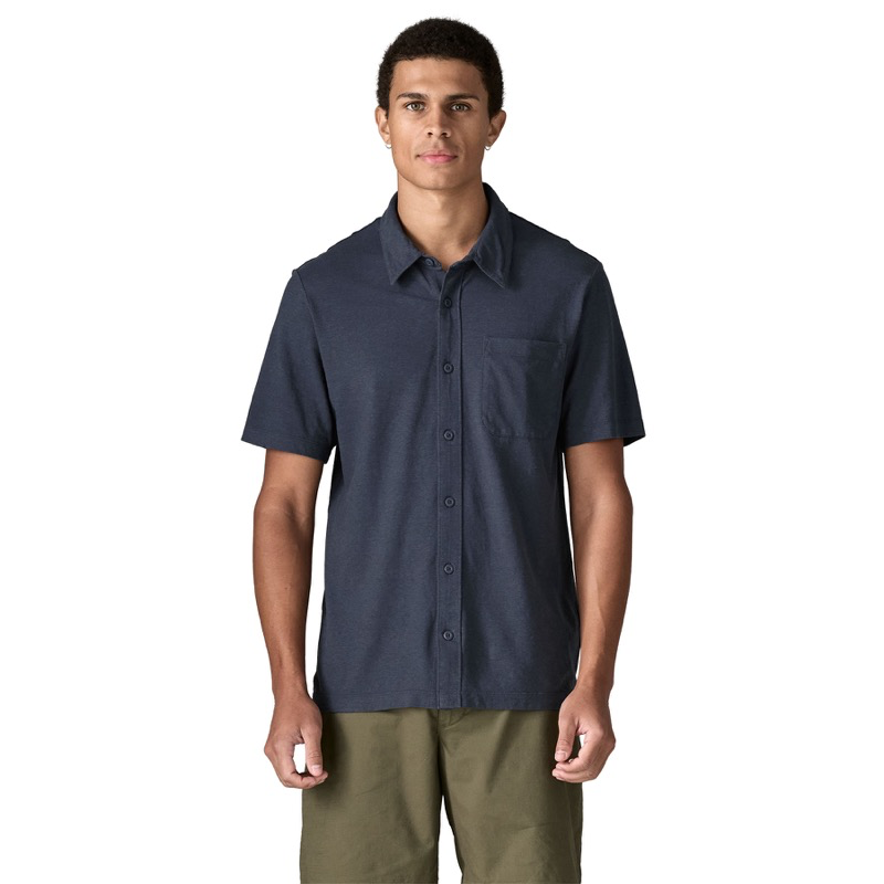 Patagonia 42045 M's Trail Harbor Button Down Knit Shirt