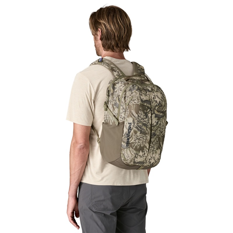 Patagonia 47913 Refugio Day Pack 26L