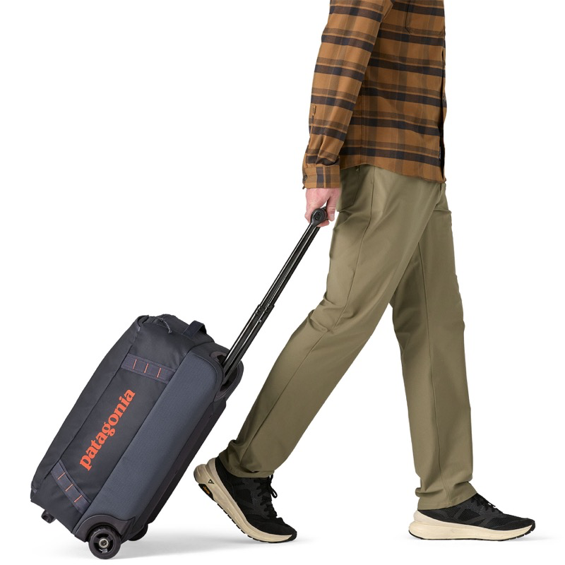 Patagonia Black Hole Wheeled 40L Duffel Noble Grey