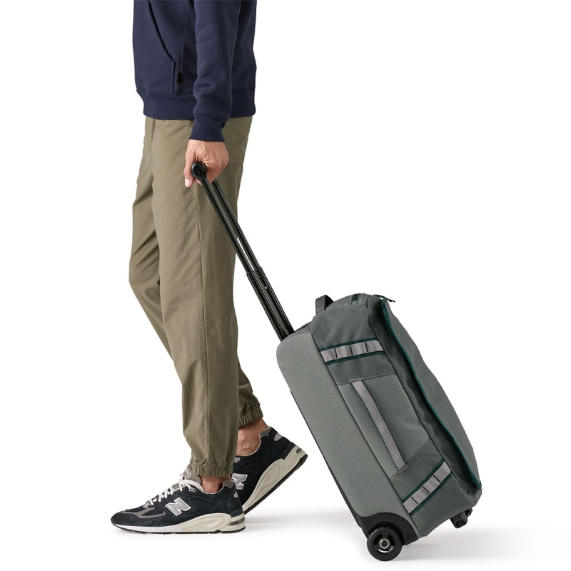 Patagonia 49379 Black Hole Wheeled Duffel 40L
