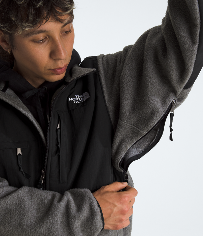 The North Face NF0A88XH Mens Retro Denali Jacket