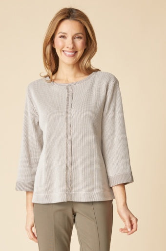 OPPOSITES ATTRACT SEAMED PULLOVER F26H