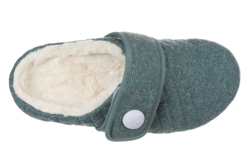 VIONIC WOMEN'S CARLIN FLANNEL QUILTED SLIPPER